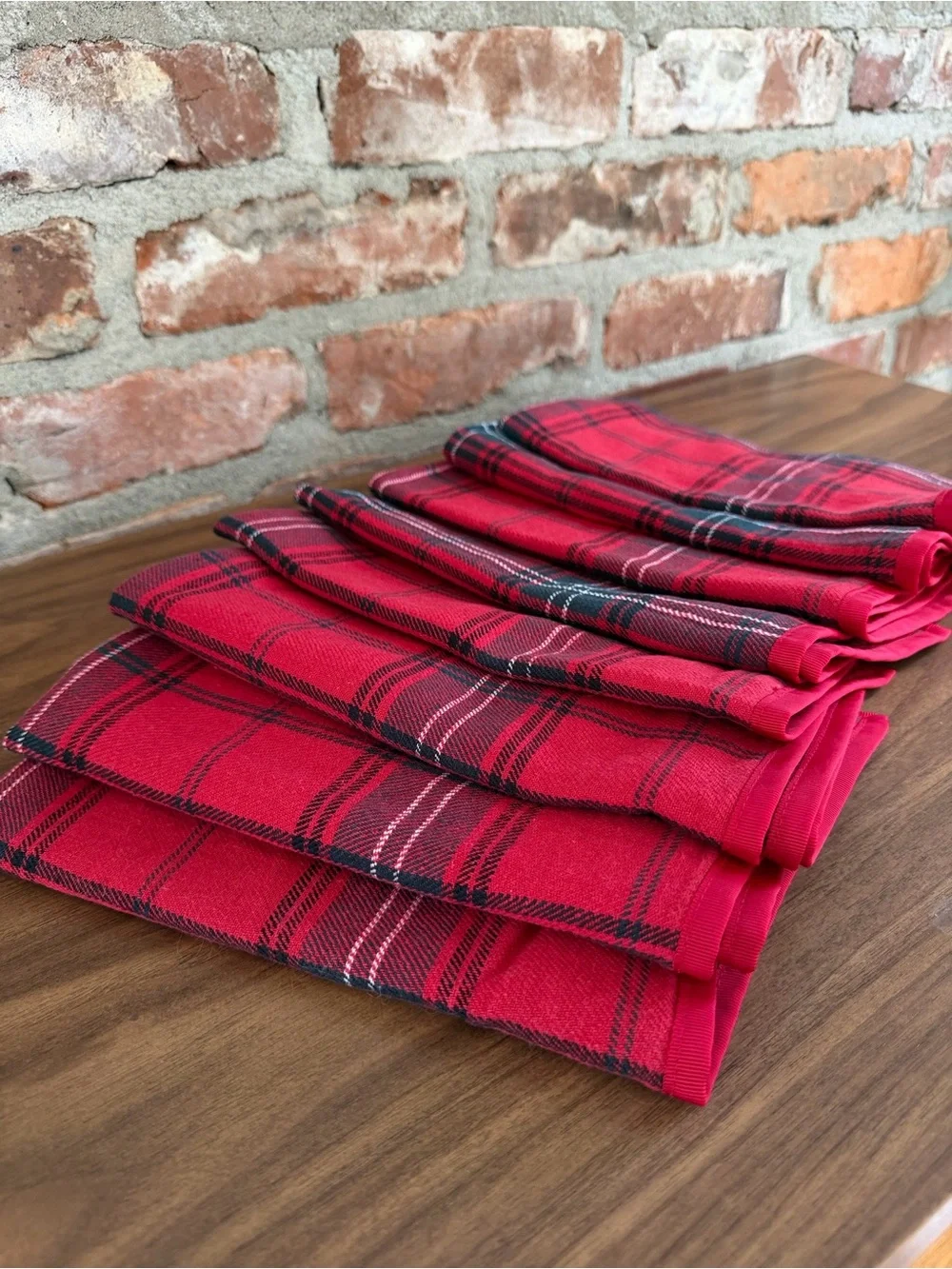 Williams Sonoma Red Tartan Plaid Napkins Set of 8 Linen Cotton Christmas